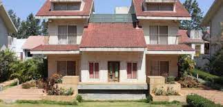 The designer grills of metal on one part of the exterior and long and wide glass windows dominating the other part bring the. Kumar Windsor Park In Panchgani Satara Find Price Gallery Plans Amenities On Commonfloor Com