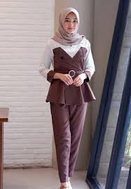 Maybe you would like to learn more about one of these? 15 Trend Terbaru Model Baju Kerja Modis Berhijab Maria Space