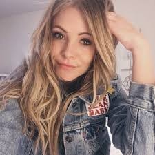 Tia Chadwick's Instagram, Twitter & Facebook