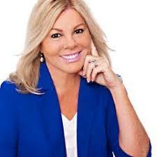 Julie Morrill's Instagram, Twitter & Facebook