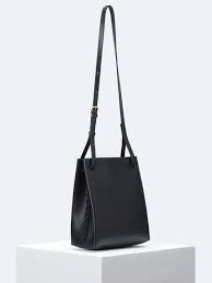 Designer handbags & purses on sale. Spring 2021 Purse Trends Canadian Brands To Shop