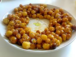 Si tratta di una torta. Cicerchiata Wikipedia