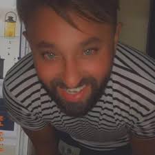 This is CRAZY ..Ryan Gosling has a great doppelgänger!! 😅 Happy Thursday  everybody 😋😋