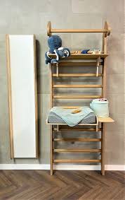 Sprossewand Mit Wickeltisch Fur Die Neuen Erdenburger Sprossenwand Kinderzimmer Sprossenwand Wickeltischaufsatz