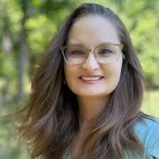 Amanda Ostrander's Instagram, Twitter & Facebook