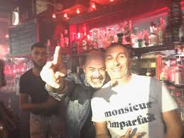 Hier nous nous sommes promenés dans le quartier et nous avons vu des boutiques de modes. Argeles Plage Le Carnaval Cafe A Fete Hier Soir La Derniere De La Saison Dans Une Ambiance De Folie S Ouillade Eu