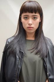 ロング ぱっつんで個性派モード 媚びないオシャ髪をゲットして hair オン眉 ロング ロングヘア 前髪 ぱっつん ロング