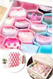 Kolay ulaşılabilir olması ve şekillendirme uygun bir yapıya sahip olması nedeniyle kartondan dolap içi düzenleyici yapımı son derece basittir. Epazzar Dolap Ici Asilabilir Ic Camasiri Dolap Duzenleyici Fiyati Yorumlari Trendyol