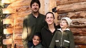A bit of research shows that joel osteen's annual net income is now about $3.5 million. How Much Does Joel Osteen Make A Year Glossyfied Com