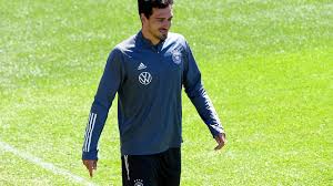 Hummels dürfte darum im abwehrzentrum. Jogi Low Traf Angela Merkel Und Sprach Uber Den Abschied