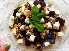 E disintossicarsi dall'accumulo di zozzerie non fa mai male!!!! Insalata Di Barbabietola Feta E Noci Paneoliopomodoro