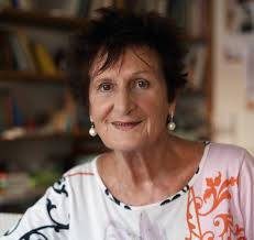 Biografie: Marie-Thérèse Escribano im Österr. Kabarettarchiv