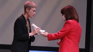 Μελίνα μερκούρη κλειστό γήπεδο βόλεϊ ολυμπιακού. 8eatriko Brabeio Melina Merkoyrh 2020 Sthn Dhmhtra Blagkopoyloy To Brabeio Travelling News