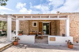 Von einer mietwohnung in ein eigenes haus zu ziehen ist vor allem aus finanzieller sicht ein gewaltiger schritt. Finca Ferienhaus Auf Formentera Zum Bestpreis Mieten