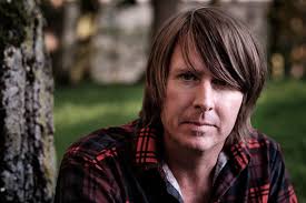 SHANNON LYON MAAKT MUZIEK MET MEDEDOGEN