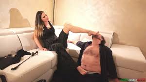 Seduced And In Love he worship Bare Feet Of Her Mistress Femdom Foot  Domination