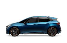 Por otro lado, el seat ateca cupra, o cupra ateca como se comercializa realmente, es la variante más deportiva del modelo y, por el momento, no se ha sometido al mismo restyling que las variantes estándar. A Lifestyle And Sports Car Brand With A Passion For Racing Cupra