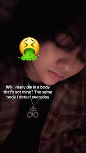 𝔎𝔦𝔢𝔯𝔞𝔫 (@gloomyymoth)