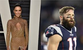 Dünyaca ünlü victoria's secdret modeli adriana lima, sevgilisi julian edelman'la yollarını ayırdı. Adriana Lima News And Photos Of The Brazilian Model