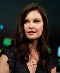 An unhinged war veteran holes up with a lonely woman in a spooky oklahoma motel room. Ashley Judd Age Caste Spouse Children Family Biography More Hoblist