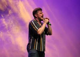 Karadeniz müziğinin kaliteli seslerinden birisi olan ekin uzunlar, son dönemlerin en beğenilen ve en çok takip edilen isimleri arasına girdi. Ekin Uzunlar Kimdir