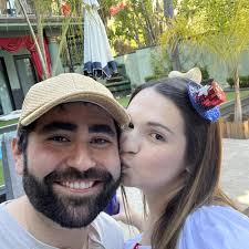 Alyssa Moskowitz and Sam Rosenblum's Wedding Website