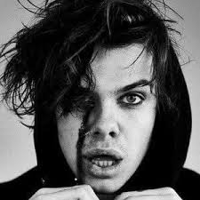WTF CON EL PARECIDO DE YUNGBLUD CON CURRAN WALTERS Dean Dent