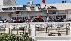 Là en photo, c'est ma jolie petite poste de campagne où tu as l'impression d'être à la maison 🏡 j'adore 🥰 eh bien sache que @laposte organise un concours de folie et il suffit de capturer le plus beau bâtiment postal de ta ville et participer à leur #concoursphoto pour tenter de remporter un de ces 3 lots : En Photos Les Bureaux De Poste Pris D Assaut