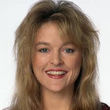 Ladies Man · Season 1 Episode 19 · Decent Proposal