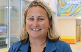 Dennis Rayner's Instagram, Twitter & Facebook