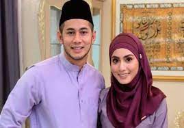 Bagaimanapun, rumah tangga fizo telah berakhir apabila fizo telah melafazkan lafaz cerai talak satu kepada mawar di mahkamah rendah syariah daerah hulu langat pada 10 julai. Mawar Bagi Hint Punca Cerai Kerana Keluarga