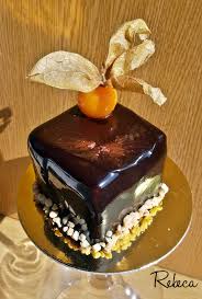 Hoy he preparado de postre un rico flan de chocolate que se prepara en un tiempo récord, tan rápido y fácil como batir todos sus ingredientes, ni más ni en este caso he hecho un clásico flan de huevo pero aromatizado con chocolate. Canal Cocina Y David Pallas I Love Chocolate Mis Varillas