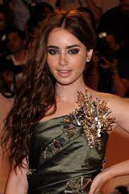 Women all over india yearn to know their secrets, how they maintain their shiny, silky and gorgeous hair. Celebrities Who Have Had Short Hair Long Hair And Bob Haircuts Glamour