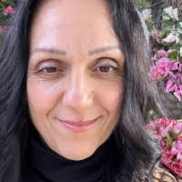 Gena Sweeney's Instagram, Twitter & Facebook