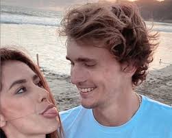 Check spelling or type a new query. Atp Alexander Zverev Bientot Papa D Apres Un Media Allemand Atp Zverev Brenda Bild Baby Allemagne Tennisactu