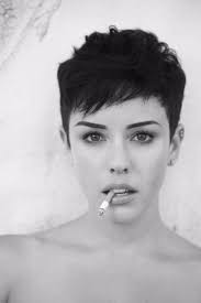 Raychel diane weiner got a wide colorful artwork of rose, hibiscus and hummingbird to cover up an old tattoo on her left hip. Pin On Haircuts