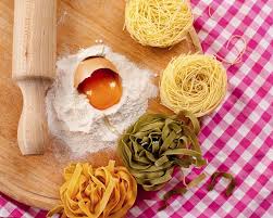 I tagliolini in brodo sono un primo piatto tipico del periodo autunnale e invernale, una calda minestra da preparare nelle giornate fredde e piovose. La Pasta Fresca Fatta In Casa Impasti Lavorazione E Formati Ricetta E Cucina