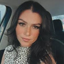 Victoria Patton's Instagram, Twitter & Facebook