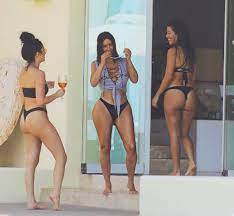 Check spelling or type a new query. Kim Kardashian Ensena Sus Atributos Sin Photoshop El Siglo De Torreon