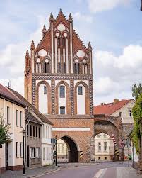 Mit Dem Fahrrad Auf Den Spuren Von Theodor Fontane Zum Beispiel Von Oranienburg Nach Gransee Mehr Tourentipps A Brandenburg German Village Developing Country