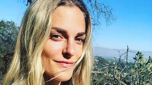 Find the perfect minirock stock photos and editorial news pictures from getty images. Ex No Angels Star Sandy Molling So Sieht Ihr Leben In Den Usa Aus