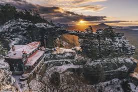 Das Prebischtor Im Bohmischen Teil Des Elbsandsteingebirges Einfach Wunderschon Dort Wurde Ubrigens Eine Szene Bohmische Schweiz Ausflug Elbsandsteingebirge