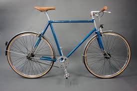 Einzigartiges Mit Stil Luxus Fahrrader Mountainbikes Und Rennrader Fur Sammler Bei Unikatoo In 2020 Schlicht Elegant Mountainbike