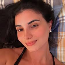 dump da semana em SP 🫶🏻 A última foto é do meu novo hobbie: ouvir  audiobook & pintar no iPad