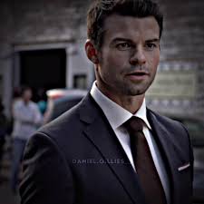 Daniel Gillies Seal Team