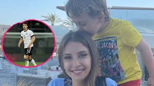 Doch danach musste er verletzt vom platz. So Suss Drucken Cathy Und Ludwig Papa Mats Hummels Die Daumen Promiflash De