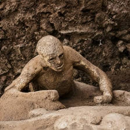 The Real Story Behind Pompeii's Famous “Bodies” In the ancient Roman city of Pompeii, the victims did not turn into “petrified bodies” as is commonly misunderstood. Instead, they were preserved as incredibly