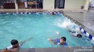 Rainy Sulthan Di Tazora Swimming Pool Ciawi Bogor Youtube