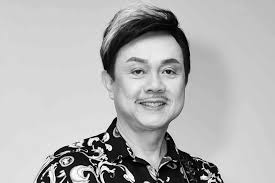 Ký ức về anh rất nhiều, nhớ da diết hôm đi đo tượng sáp, anh nói, hương ơi, sau này con cháu của anh em mình sẽ nhìn tượng mà hỏi, sao ông. Hoai Linh Viá»‡t HÆ°Æ¡ng Va Cáº£ Ngan Khan Giáº£ Láº·n Lá»™i Tá»›i Tiá»…n Ä'Æ°a Nghá»‡ SÄ© Chi Tai