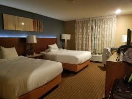 Featuring a conference room, expansive living room, wet bar and separate master bedroom. Royal Tower Queen Room Picture Of Excalibur Hotel Casino Las Vegas Tripadvisor